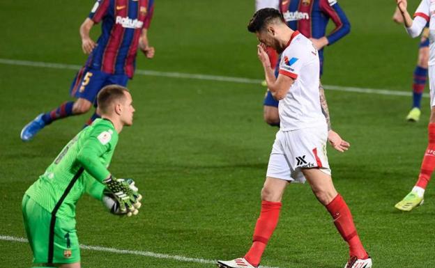 Ter Stegen, tras detener un penalti a Ocampos en la semifinal de la Copa del Rey. /Efe