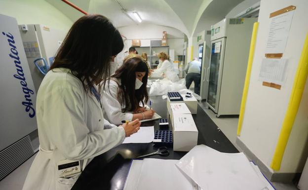 Siete muertos por coágulos de sangre en el Reino Unido después de la vacuna AstraZeneca