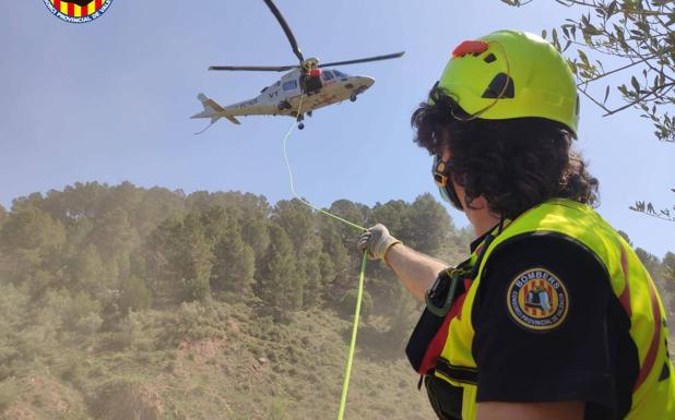 Rescatan con helicóptero a una mujer tras sufrir una caída en la ruta de las tres cascadas de Anna