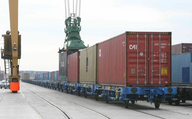 La Generalitat estudia cómo impulsar el tráfico ferroviario de mercancías