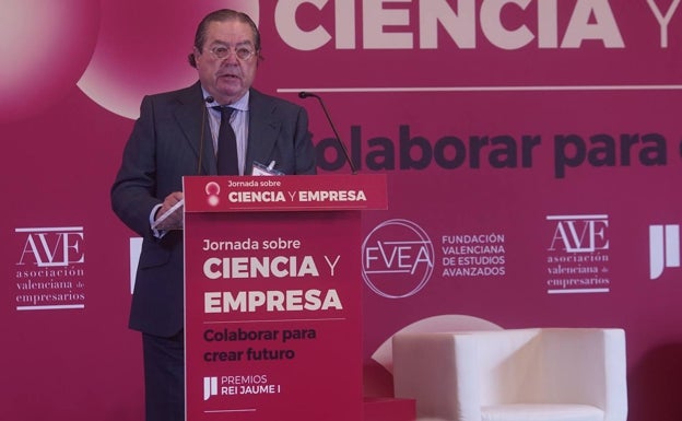 Boluda lamenta que las «trifulcas políticas» tapen la importancia de crear empresas