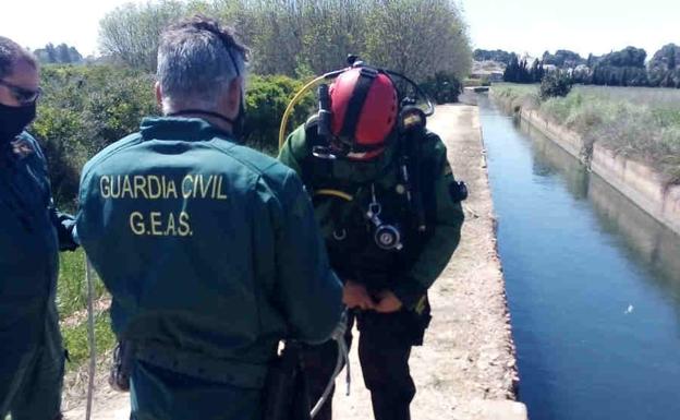 Un agricultor encuentra muerta a una mujer en una acequia de Massarrojos