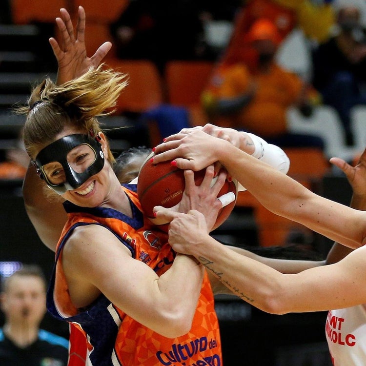 El Valencia Basket inicia en Hungría su gran reto con Laura Gil como baja de última hora