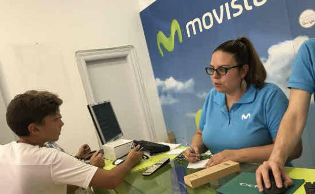 Movistar eleva los precios de sus paquetes de Fusión al incluir un móvil