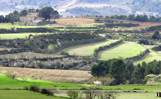 Nubarrones sobre las placas solares