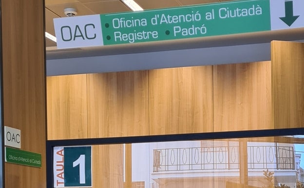 Carlet triplica el servicio de la administración electrónica durante la pandemia