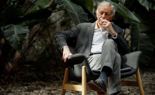 Eduardo Mendoza: «Entiendo mejor las ideas que a las personas»