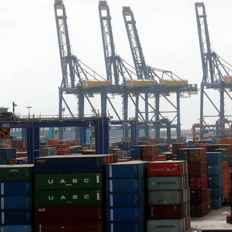 Ribó rechaza la ampliación del puerto mientras el PSPV pide un plan para paliar sus efectos