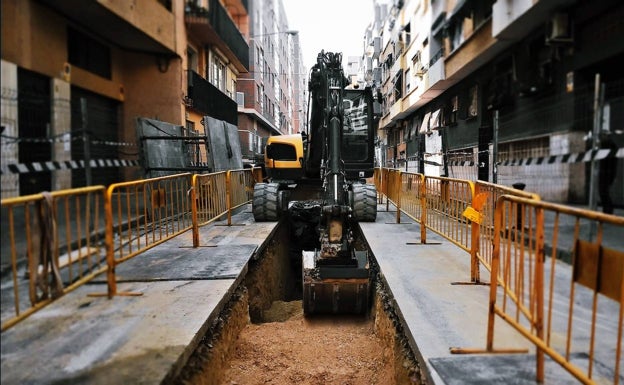 Comienza la renovación de los colectores de agua en las calles del centro de Alicante