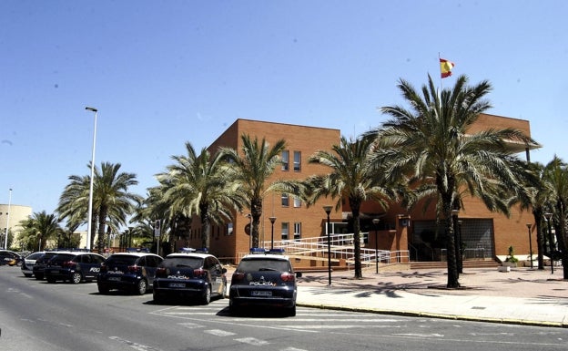 Detenida en Elche una mujer de 20 años por simular un robo en su casa y acusar a su expareja