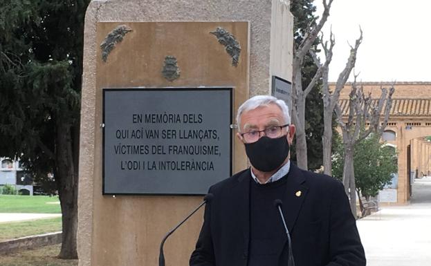 Ribó recupera para Valencia los versos de Miguel Hernández que Madrid borró del cementerio de la Almudena