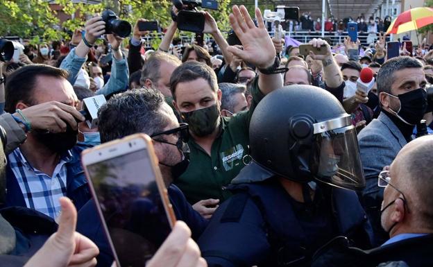 Vox se querella contra Marlaska por las «agresiones» de Vallecas