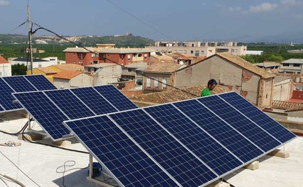 Càrcer invierte 25.000 euros en la instalación de placas solares en nuevos edificios públicos