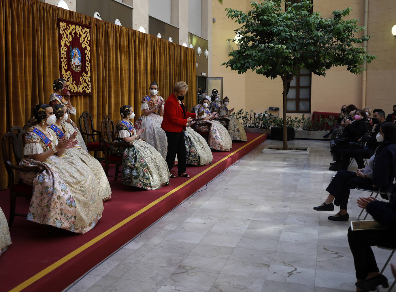 Las fallas de Valencia entregan sus máximos distintivos