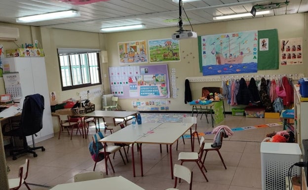 Educación prevé meter a 25 niños en un barracón de 41 metros en el colegio de Turís