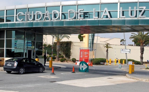 Sanidad notifica 43 positivos en Alicante y la presión hospitalaria continúa en descenso