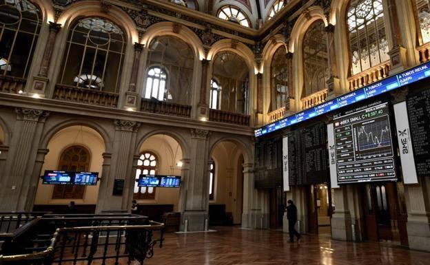 El Ibex cierra con su peor caída de todo el año