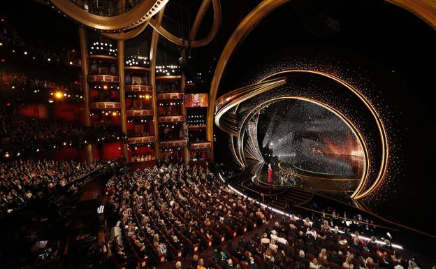 Quiénes son los presentadores de la gala de los Oscar 2021