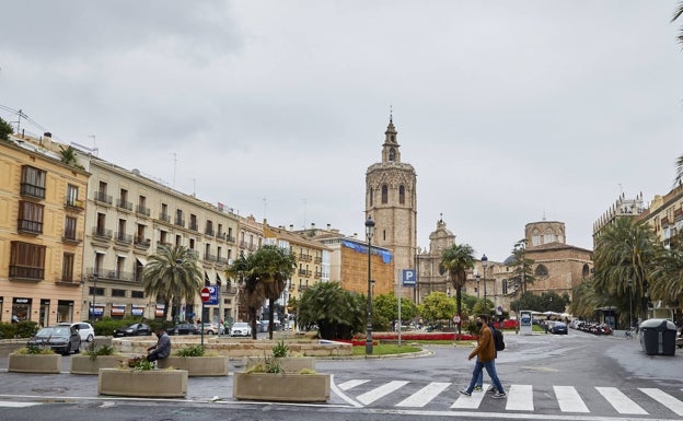 El cierre del parking de la plaza de la Reina dispara la alarma de los comerciantes