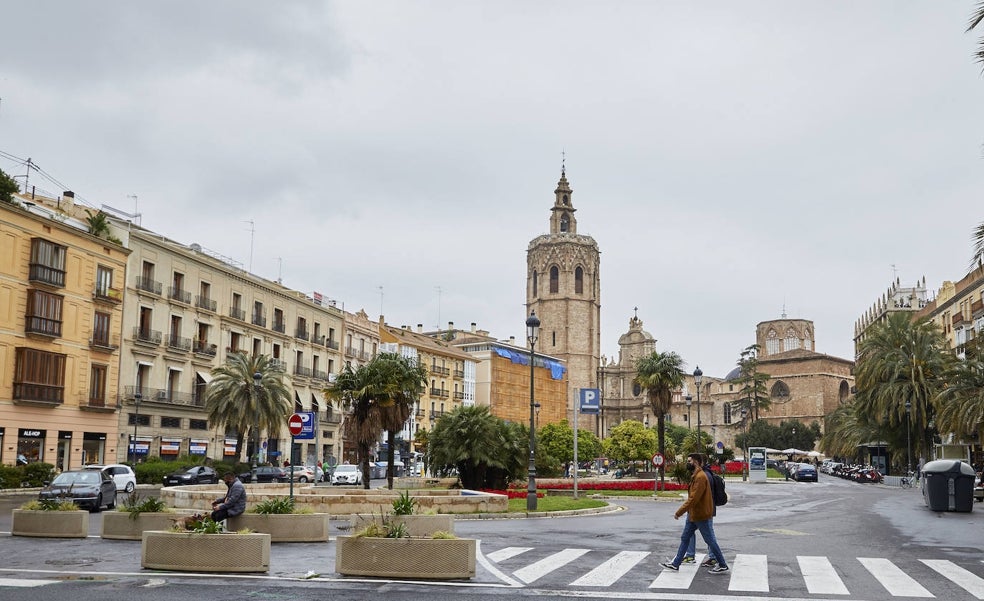 El cierre del parking de la plaza de la Reina dispara la alarma de los comerciantes