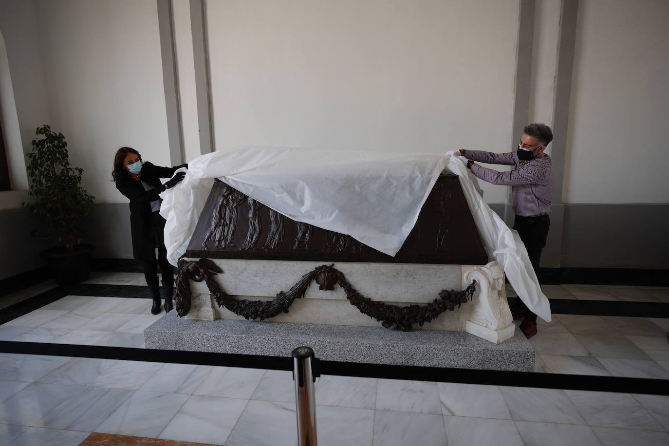 El sarcófago de Blasco Ibáñez ya se encuentra en el Cementerio General de Valencia