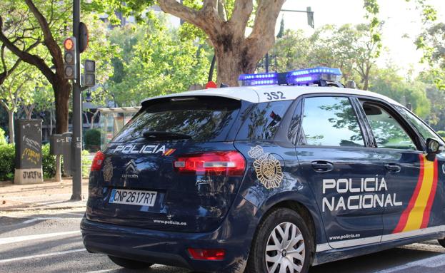 Detenidos dos hombres tras darse a la fuga e intervenirles 182 pastillas de éxtasis en Valencia