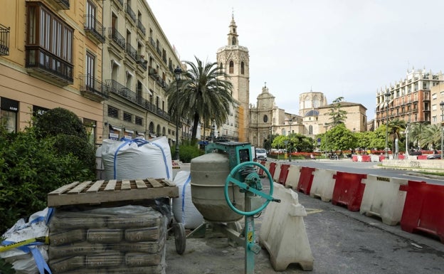 Todo listo para la reforma de la plaza de la Reina