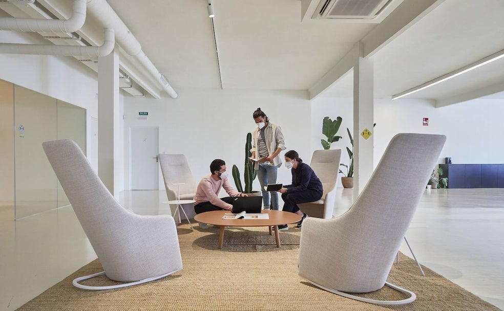 Viccarbe, escaparate del mueble desde las oficinas de Apple y Coca-Cola