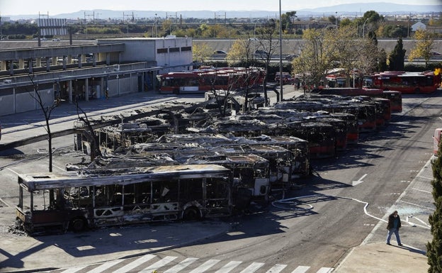 La EMT aún no ha cobrado la indemnización por el incendio de cocheras de diciembre