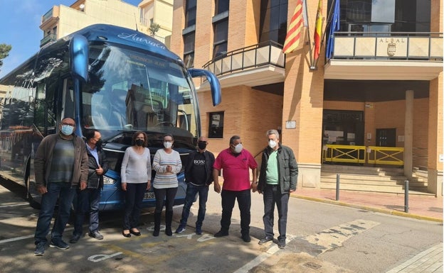 Primer recorrido del autobús gratuito al vacunódromo de la Ciudad de las Artes y las Ciencias