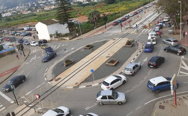 Colapso en la avenida Joan Fuster de Dénia por las obras de una rotonda del TRAM