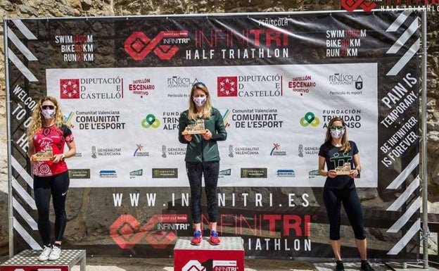 Cristina Roselló, subcampeona del «Half Triathlon Peñíscola»