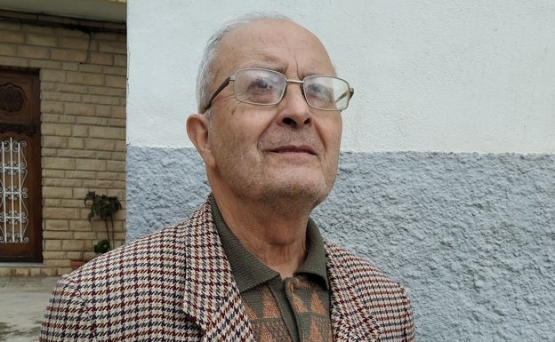 Agullent rinde homenaje a su cronista oficial por mantener viva la cultura local