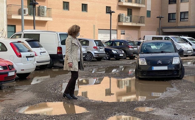 El PP de Torrent vuelve a reclamar el asfaltado de los aparcamientos en solares cedidos