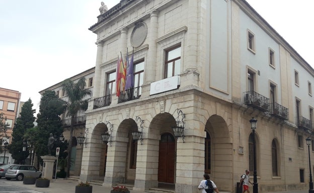 Gandia reparte otro millón de euros entre 420 negocios locales afectados por la pandemia