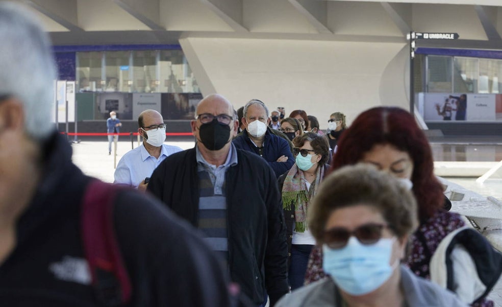 Sanidad investiga un caso ligado a la cepa india y la reinfección de una vacunada en Valencia