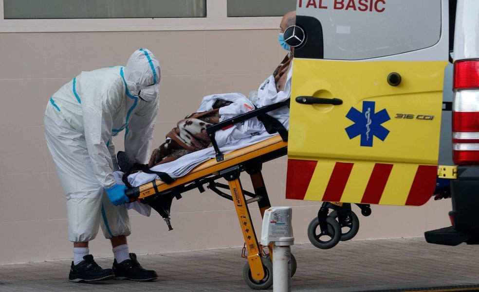 Expertos reclaman más controles y PCR para evitar la llegada de casos de la cepa india