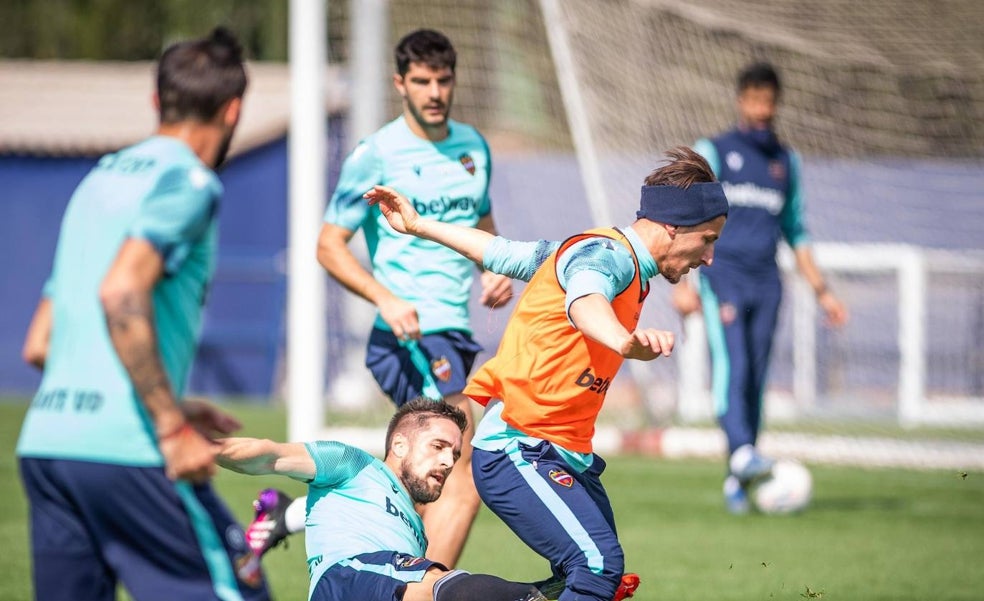 El Levante tiene prohibido manchar una gran temporada