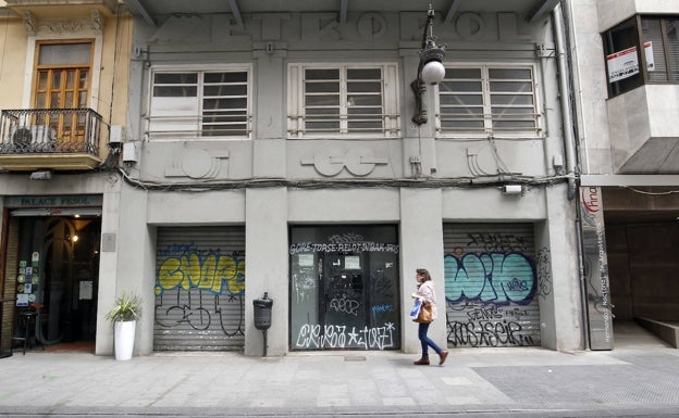 La Universitat aviva el debate por conservar el Metropol antes de que se permita su derribo