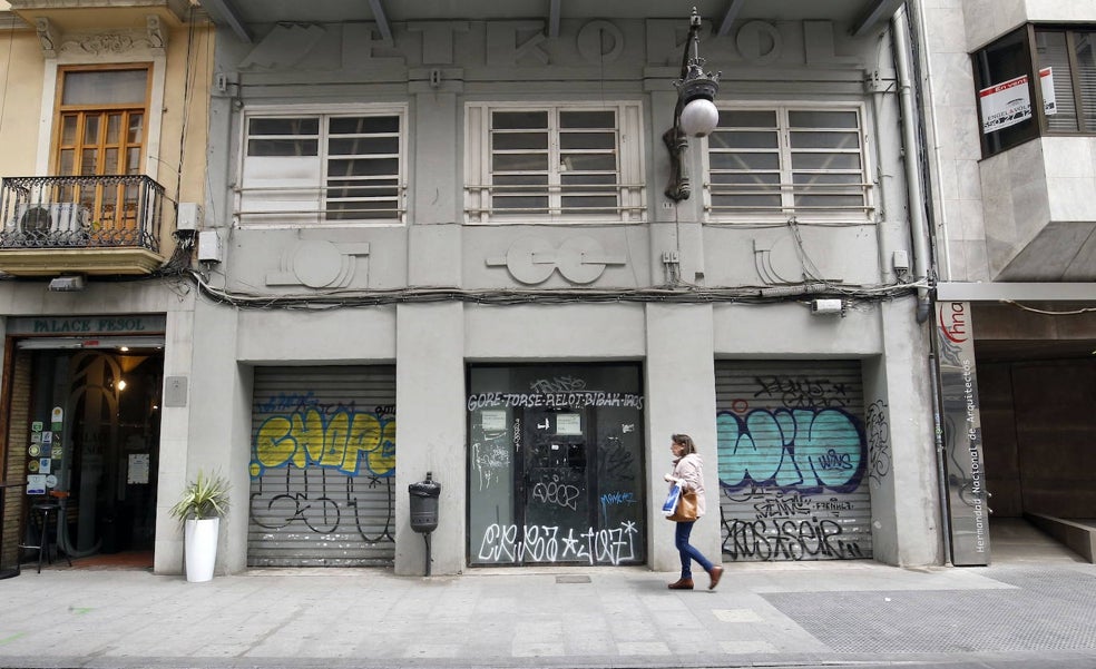 La Universitat aviva el debate por conservar el Metropol antes de que se permita su derribo