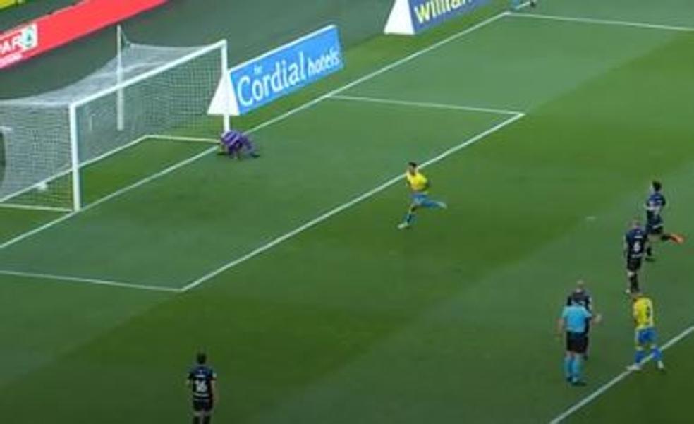 Vídeo: Las Palmas pone fin a su racha negativa ganando a la Ponferradina