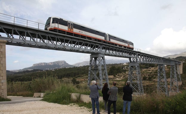 El tren entre Dénia y Alicante no llegará hasta finales de 2023