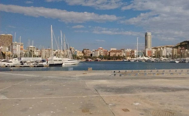 Puig muestra su apoyo a la construcción de un palacio de congresos en el puerto de Alicante