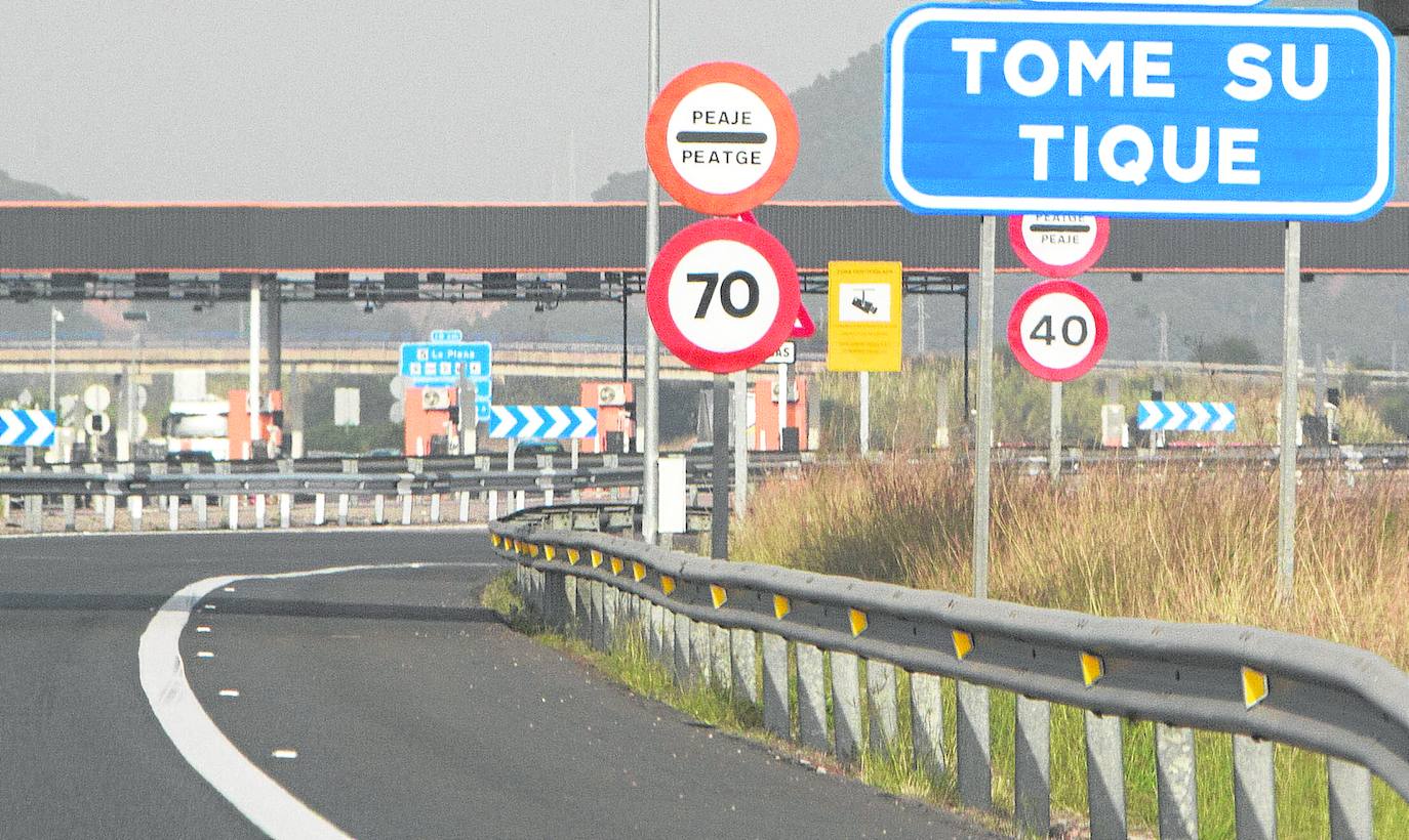 El Gobierno fija para 2024 peajes en las autovías pese a suprimirlos hace un año