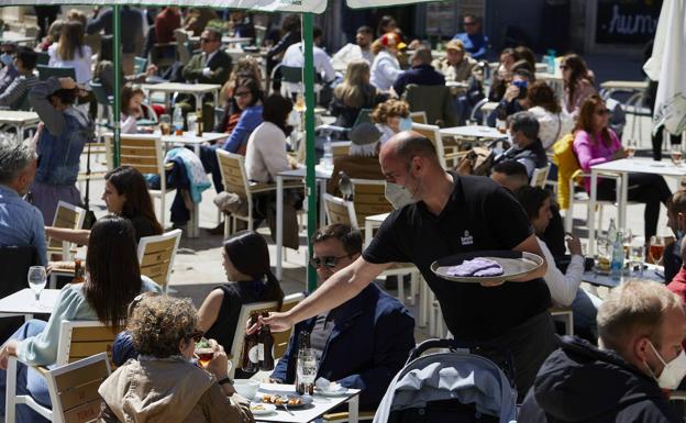 La hostelería pide la apertura hasta las doce de la noche en Valencia