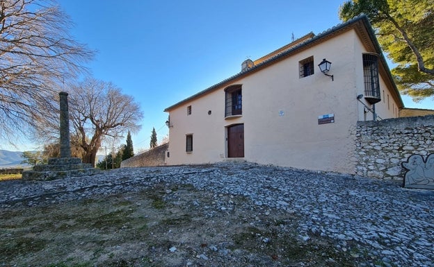 Llutxent acoge la presentación de la reedición 'Ronda dels veïns de l'ermita' de Alfons Roig