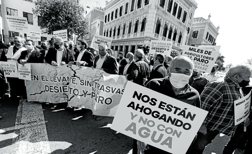Diálogo de sordos por el trasvase