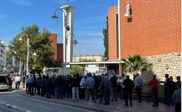 Emotiva despedida a Toni Rodríguez en el Grau, pastelero y concejal del PP de Gandia diez años