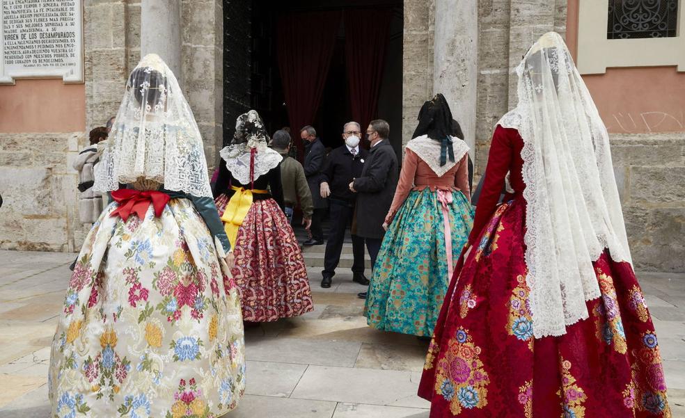 ENCUESTA | ¿Le parece bien que se celebren las Fallas en septiembre?