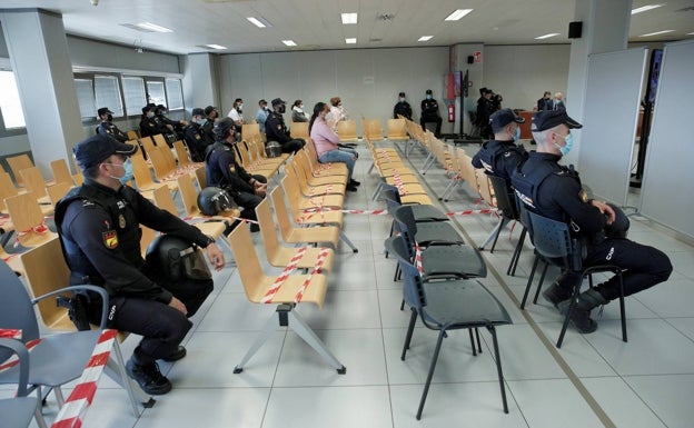 «Llegaron con cuchillos y palos y no me lo podía creer: ¡Si somos todos familia!»